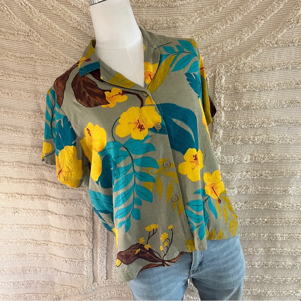 Vintage Jams World Floral Button-Up Short Sleeve Top